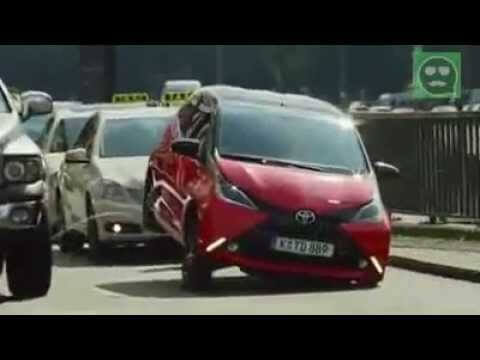 whatsapp latest funny videos car pees like dog very funny