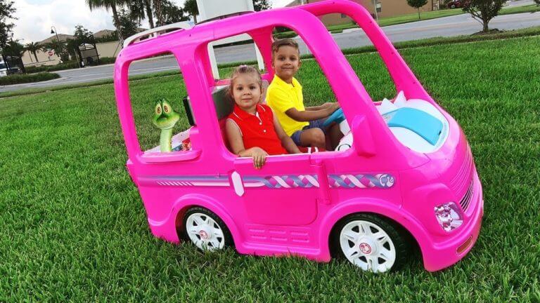 Diana and her Barbie car – Camping adventure